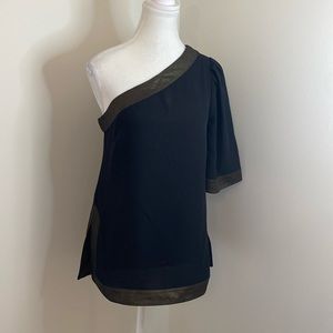 BCBG ONE SHOULDER TOP